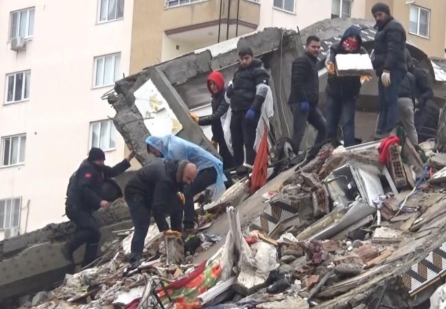 'Yine deprem olacak' diyerek hırsızlık yapmaya çalıştılar