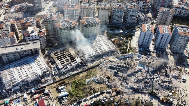 'Cennetten bir kare' diye reklamı yapılan rezidans yerle bir oldu