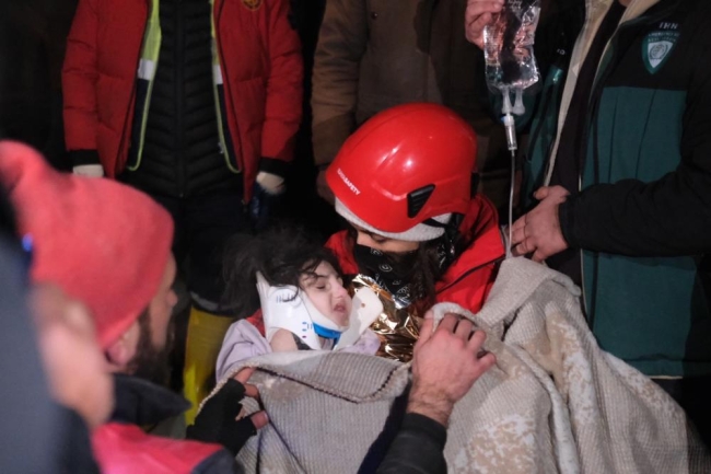 Cenazeleri almaya gelmişlerdi: 72 saat sonra babayla kızını sağ buldular