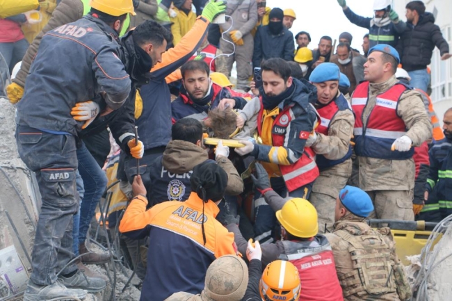 Diyarbakır'da 7 yaşındaki Beşir, 81 saat sonra sağ çıkarıldı