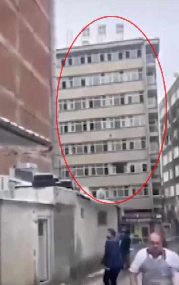 Tahliye edilen bina beşik gibi sallandı!