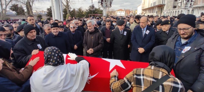 Depremde can veren uzman çavuş ve oğlu İstanbul'da defnedildi