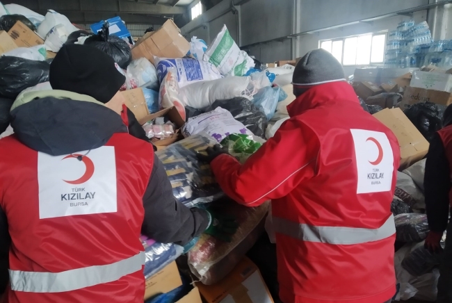 Kızılay Bursa'dan deprem bölgelerine yardım