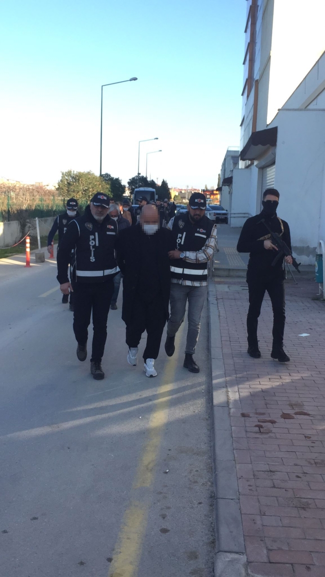 16 müteahhit ve mühendis gözaltına alındı