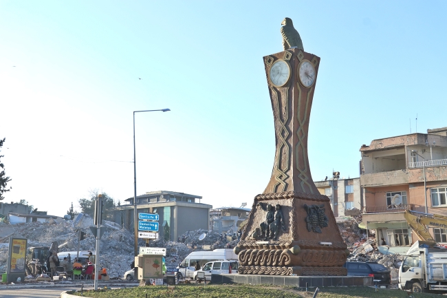 Kentin simgesi saat 04.17'de durdu
