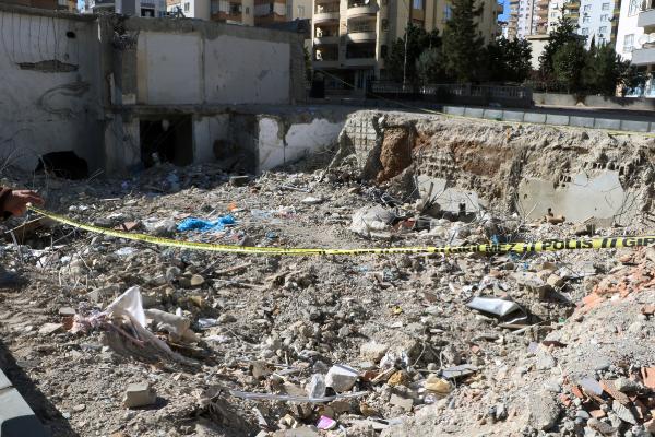 Adana’da enkaz kaldırıldı: Geriye sadece acı kaldı