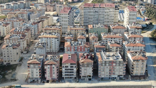 Depremde yerle bir olan kentin bu mahallesinde hiçbir ev yıkılmadı