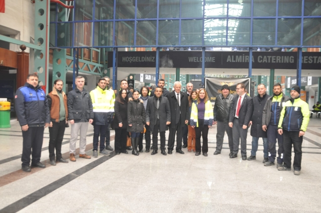 Şahinbey’den deprem gönüllülerine jest