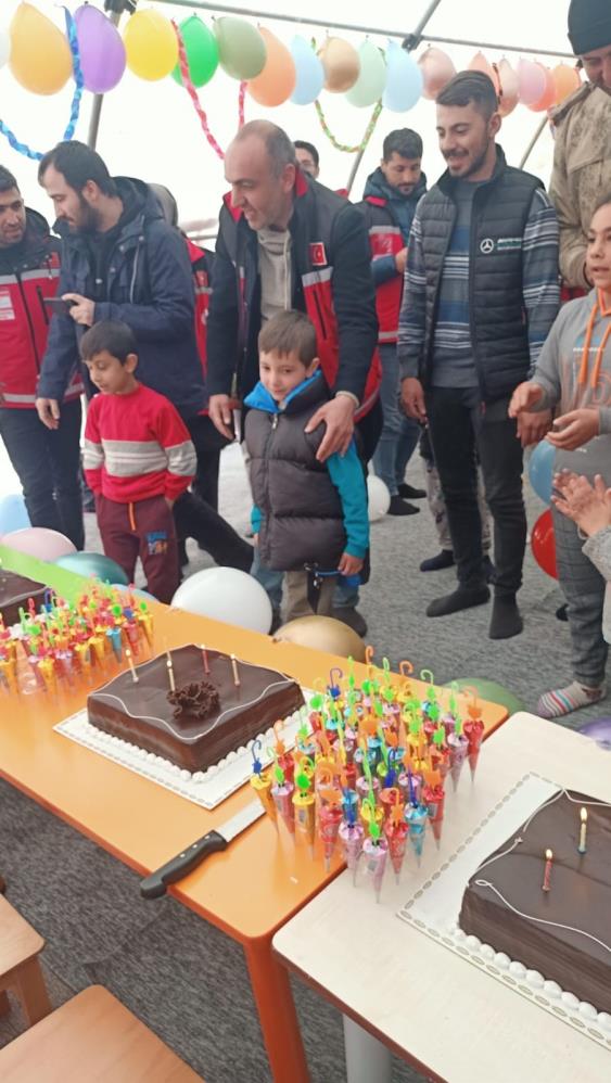 Enkazdan kurtarılan Eymen'in doğum günü kutlandı