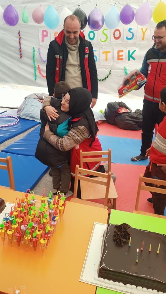 Enkazdan kurtarılan Eymen'in doğum günü kutlandı