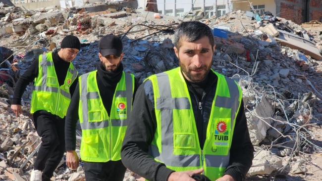 Depremin simgesi olan Beşirli: “Evsizlik nedir biliyoruz”