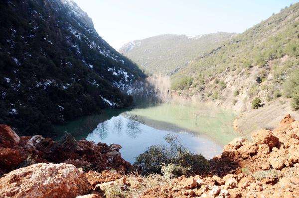Depremde dağ dağa kavuştu: Doğal göl oluştu