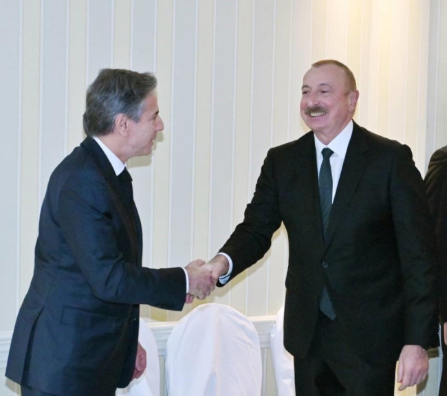 Azerbaycan ve Ermenistan liderleri bir araya geldi