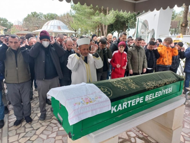 TEM'de lastik değiştirirken canından olan arkadaşlara acı veda