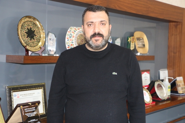 Yaralarını unuttu depremzedeler için seferber oldu