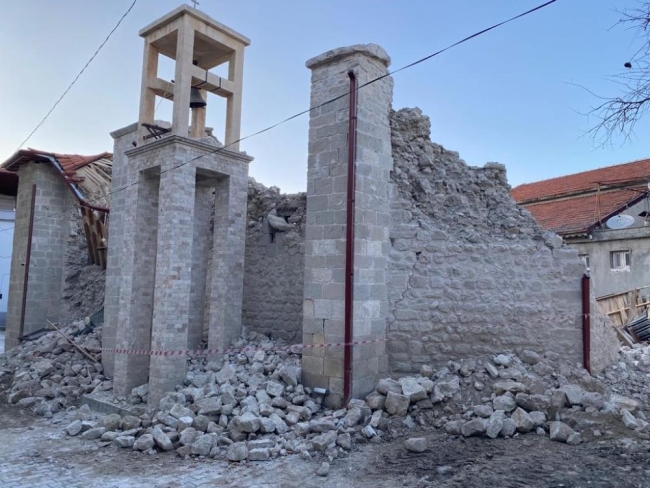 700 yıllık Meryem Ana Ortodoks Kilisesi depremde yıkıldı