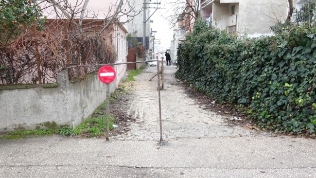 Bursa'da bu sokağa giren geri dönüyor