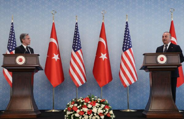 Bakan Çavuşoğlu: NATO üyeliğini şart koşmak doğru olmaz