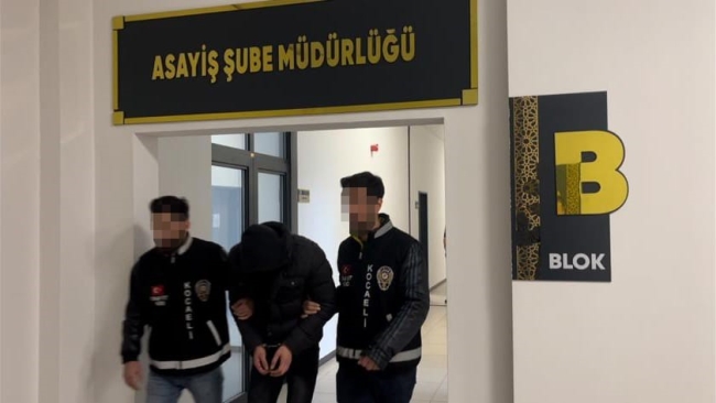 Yakın arkadaşını bıçaklayarak öldürdü