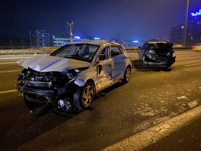 Otomobilden düştü: Arkadan gelen araçların çarptığı kişi hayatını kaybetti