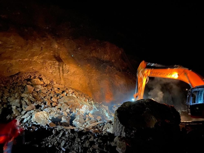 Artvin’de heyelan ve taşkın paniği