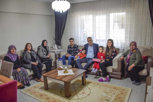 Karacabey’e yerleşen depremzedelere Başkan Özkan’dan ziyaret