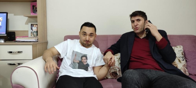 Bursa'da engelli gencin tek isteği ünlü sanatçının konserine gidebilmek