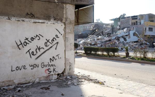 Depremde yerle bir olan kentte umut var
