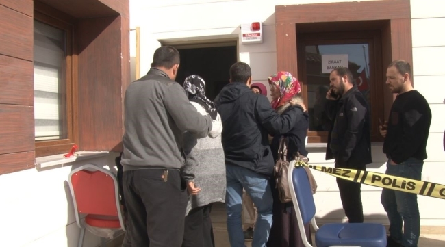 Depremzedelere 10 bin liralık destek devam ediyor
