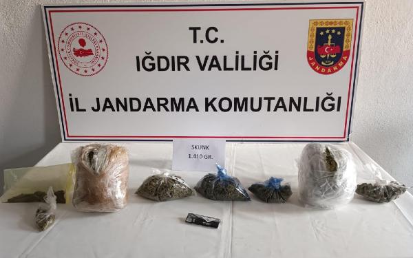 Çeyiz sandığından paketlere zehir çıktı