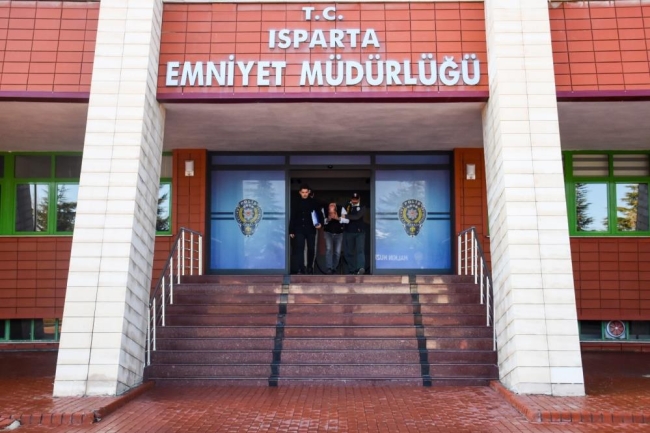 Depremzedeleri sahte kiralık ev ilanıyla dolandırdı
