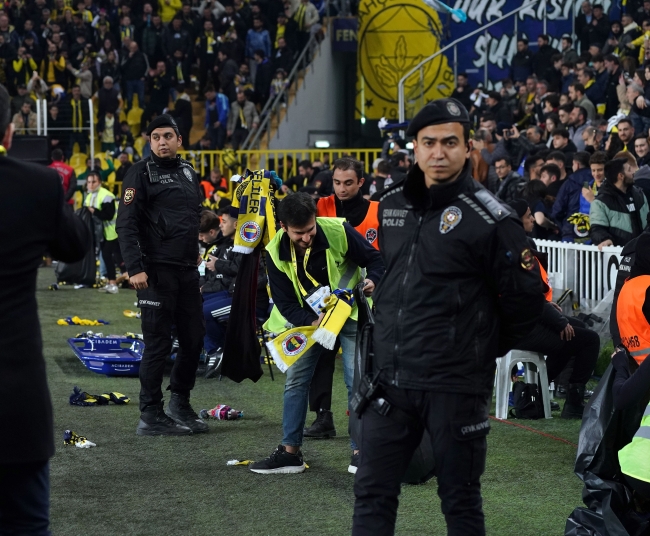 Fenerbahçe taraftarından anlamlı pankart