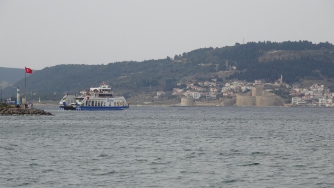 Feribot seferlerine fırtına engeli