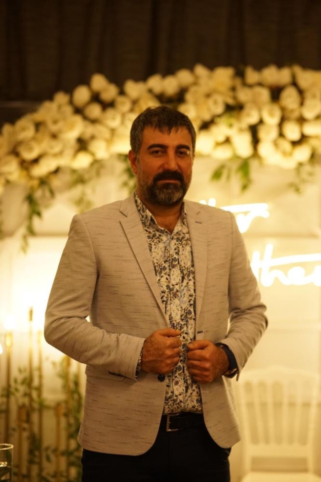 60 kişiyi tahliye etti, dışarı çıktığı anda enkaz altında kaldı