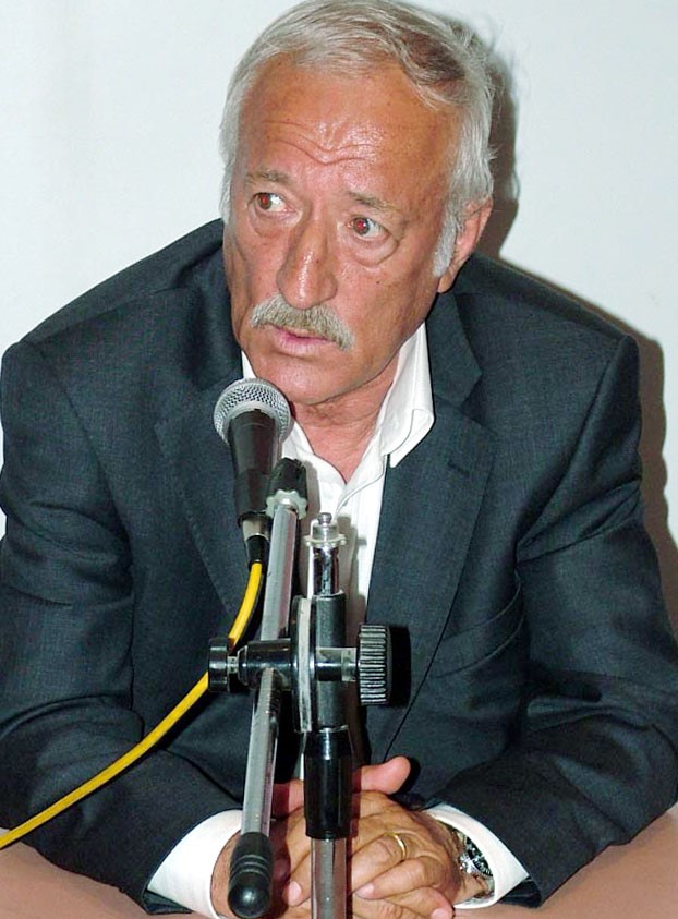 Eski futbolcu ve spor yorumcusu Ziya Şengül hayatını kaybetti