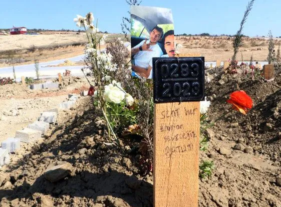Adana'daki mezarlar yürekleri dağladı
