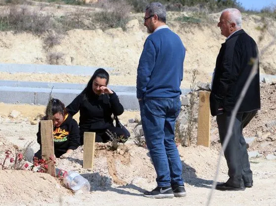 Adana'daki mezarlar yürekleri dağladı