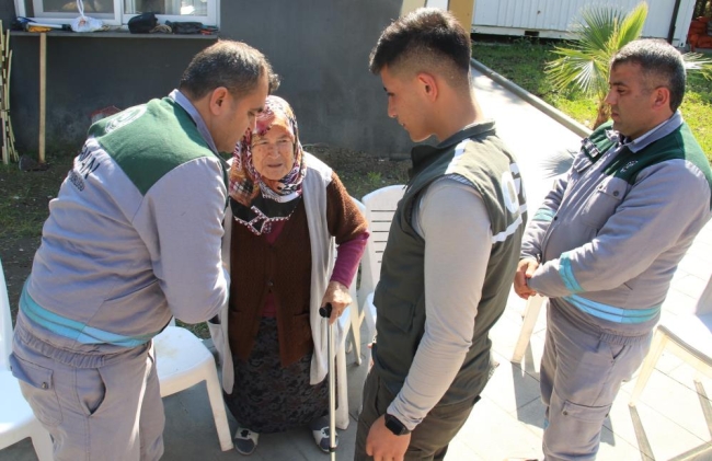 Depremin simge görüntüsü olmuştu: Ekibi ağlatan buluşma