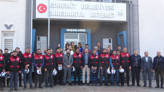 Vanlı arama kurtarma ekipleri yaşadıkları duygu dolu anları paylaştı