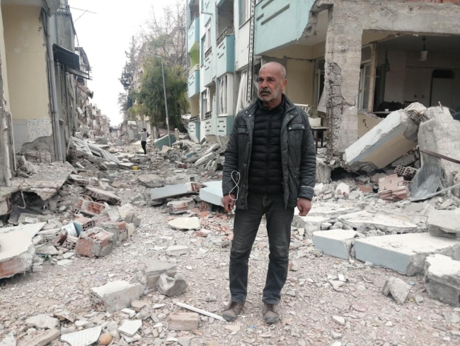 Mahalleden geride bir tek muhtar kaldı: "Sözün bittiği yer"