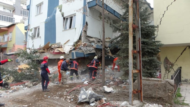 Malatya'da 5,6 büyüklüğündeki depremde bir kişi daha can verdi