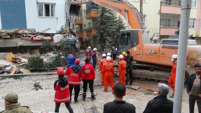 Malatya'da 5,6 büyüklüğündeki depremde bir kişi daha can verdi