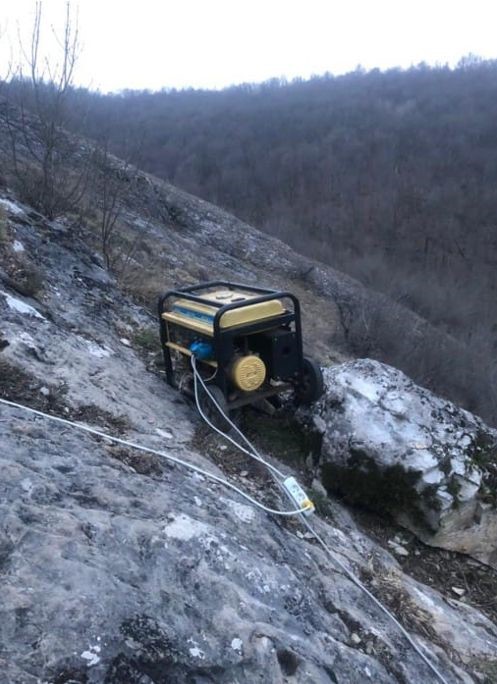 Kamp süsü verip kaçak kazı yaptılar