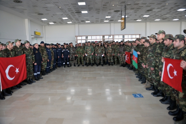 Azerbaycan arama-kurtarma ekibi yolcu edildi