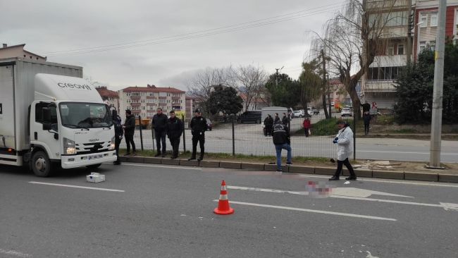 Kamyonetin çarpmasıyla yaşlı adam ağır yaralandı