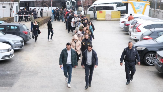 İnternetten araç sigortası vurgunu: Milyonlarca lira dolandırdılar