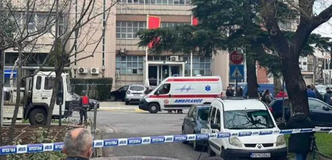 Karadağ'da mahkeme binasına saldırı: 5 yaralı