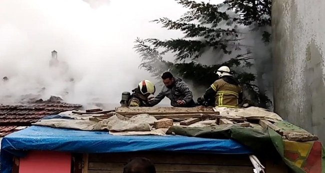 Bursa'da 3 itfaiye eri ölümden döndü