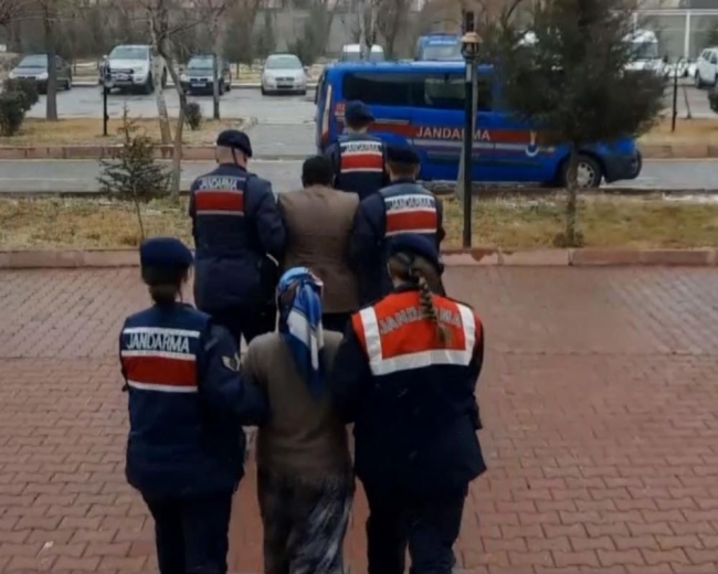 Zehir kuryesi karı koca yakayı ele verdi