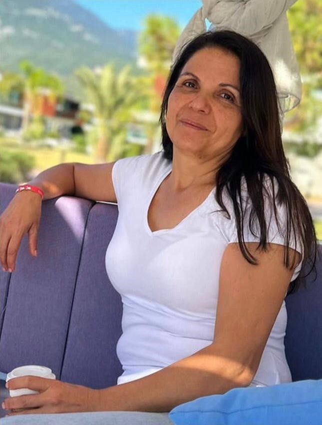 Danimarka’dan deprem bölgesine gelen genç, ailesini arıyor